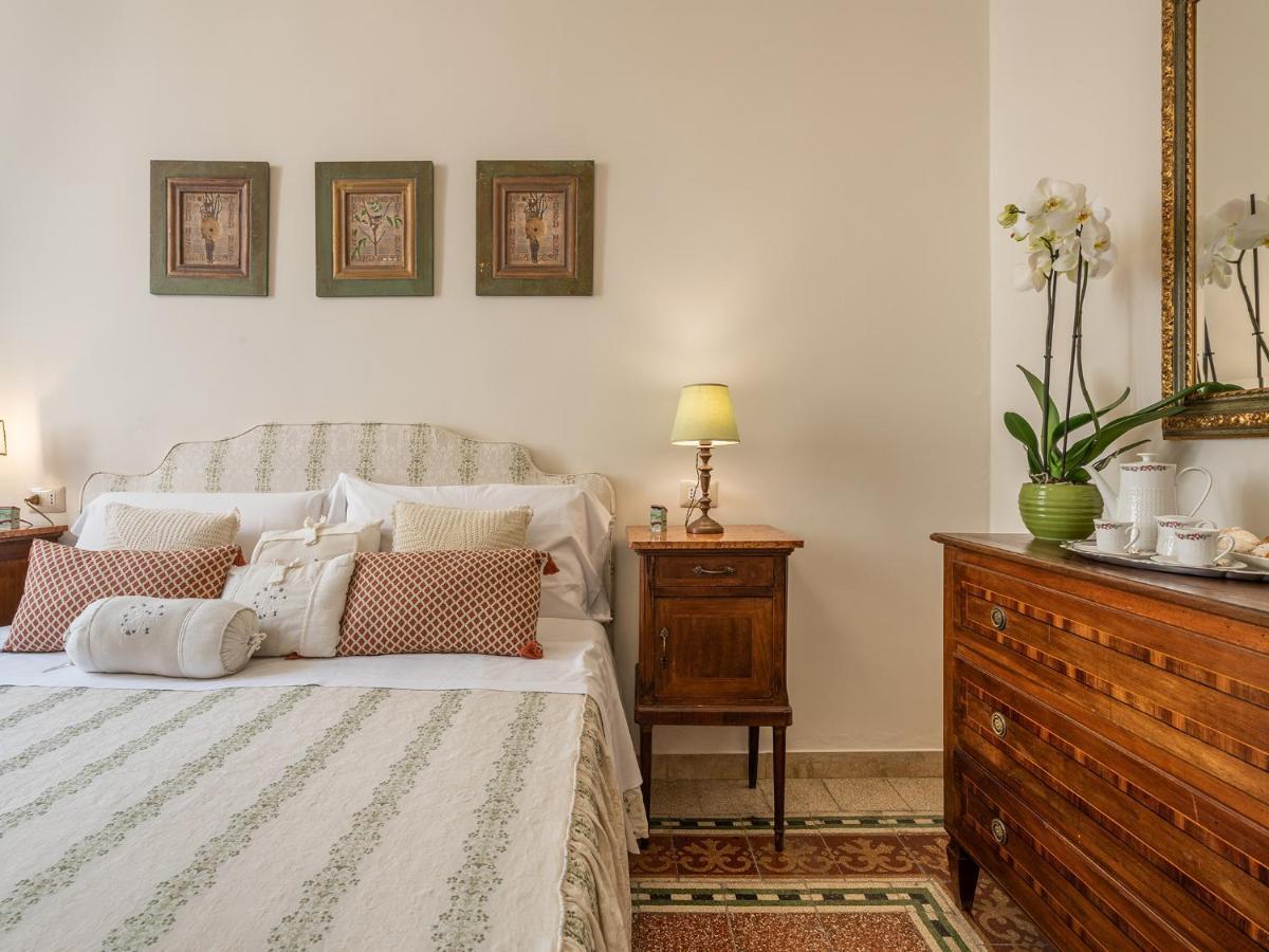 Bed and Breakfast Palazzo Santa Caterina Dorgali Exterior foto